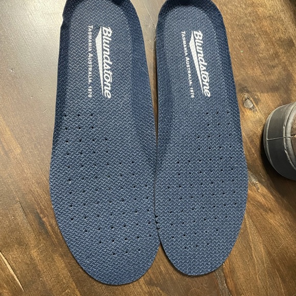 Size 3.5 - Picture 2 of 5